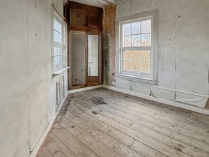 Photo 13- click for photo gallery